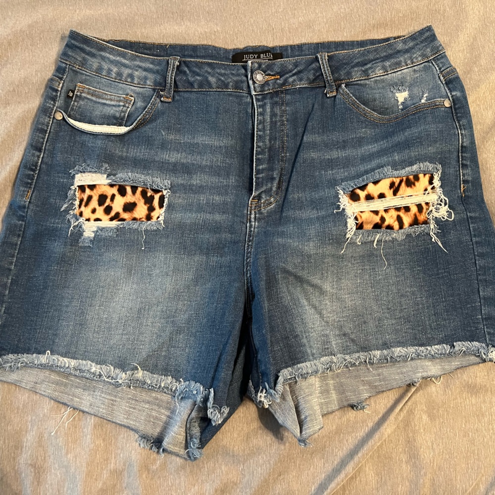 Judy Blue leopard patch shorts 3XL